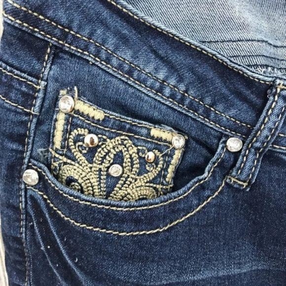Earl jeans size 4 with rhinestone and embroidered dark wash denim jeans bootcut - Picture 4 of 5